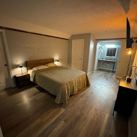 Bo Hotel Canadian Courts Экстерьер фото